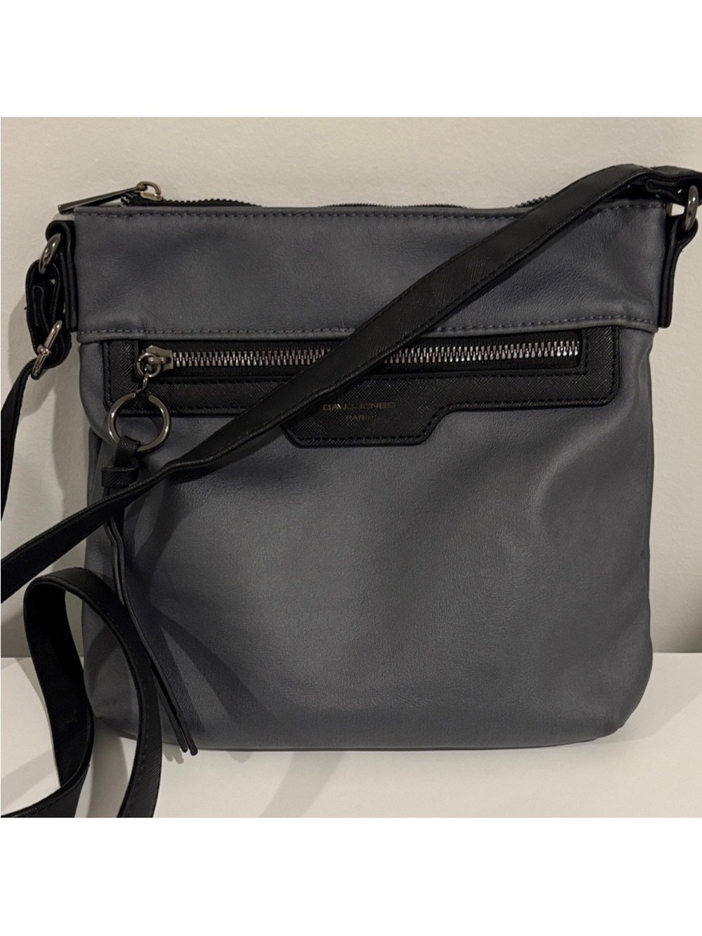 DAVID JONES Gray Crossbody Bag top zipper closure adjustable strap